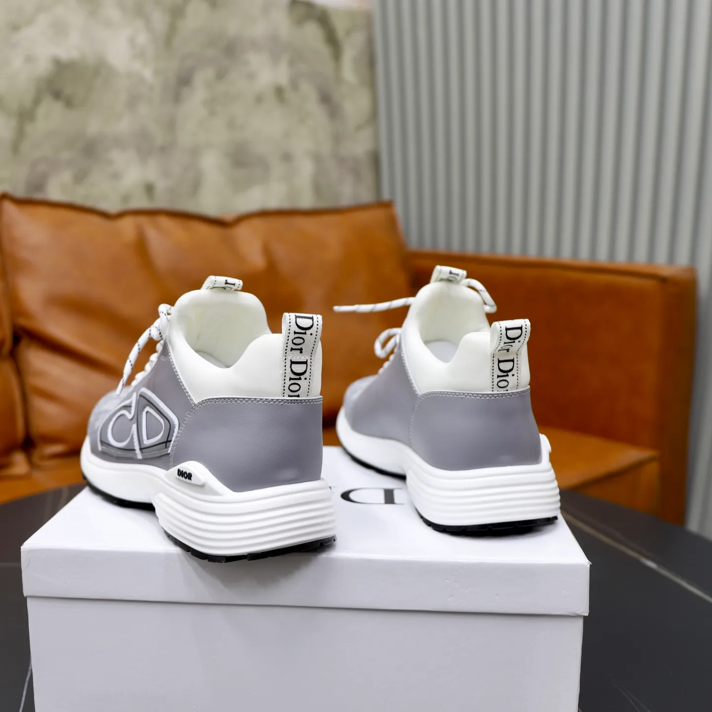 Ex-factory price: 462💰🙅‍♂️🙅‍♂️🙅‍♂️ Brand: Dior DIOR Standard code: 38-44 (45 customized) Grade: Same as the official website Material: Original material splicing Comfortable and breathable lining Lightweight and wear-resistant sports outsole Style category: Men's fashionable casual shoes Running sneakers Distinguished luxury brand elements Top luxury Color: actual picture color